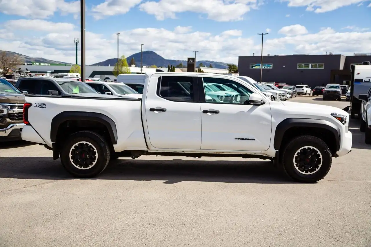 Toyota Tacoma снимка Toyota Tacoma