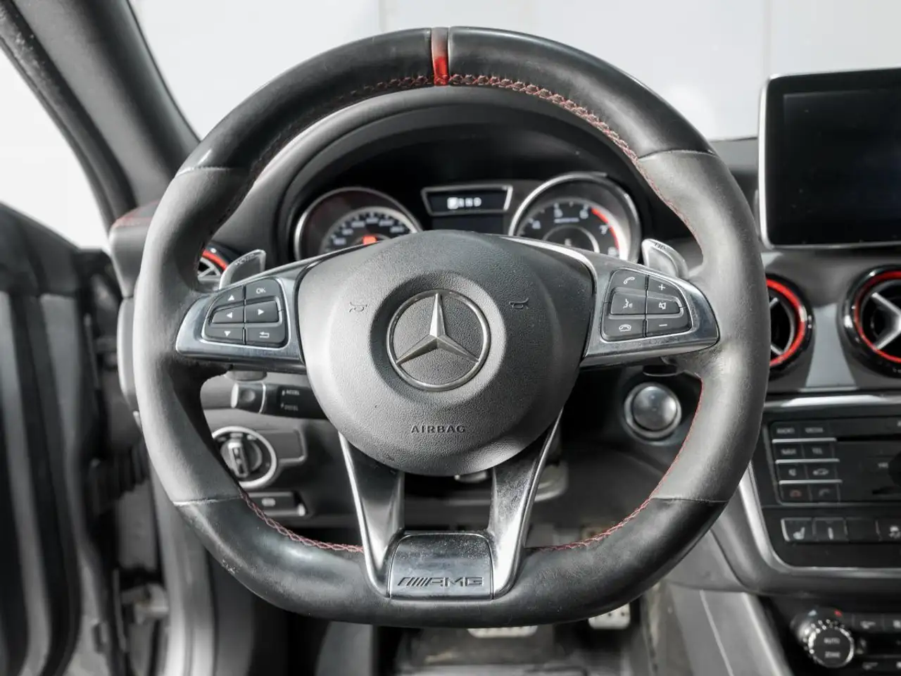 Mercedes-Benz CLA photo Mercedes-Benz CLA