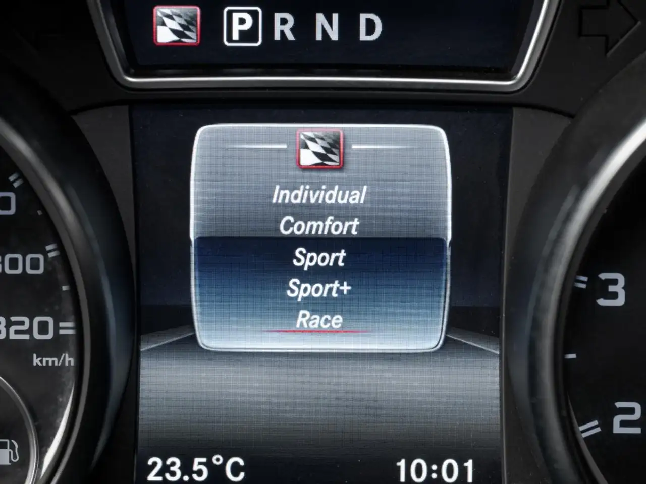 Mercedes-Benz CLA photo Mercedes-Benz CLA
