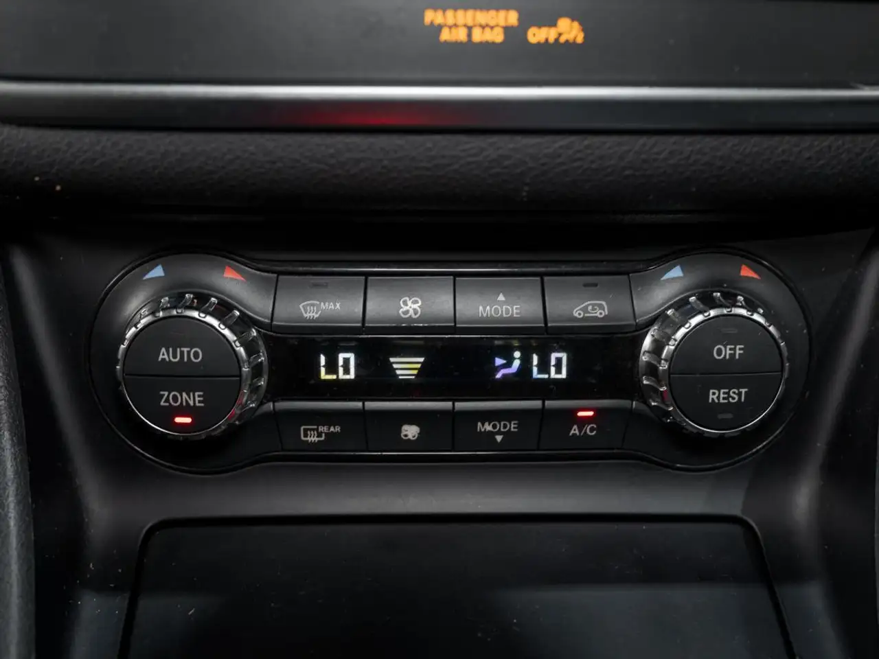 Mercedes-Benz CLA photo Mercedes-Benz CLA