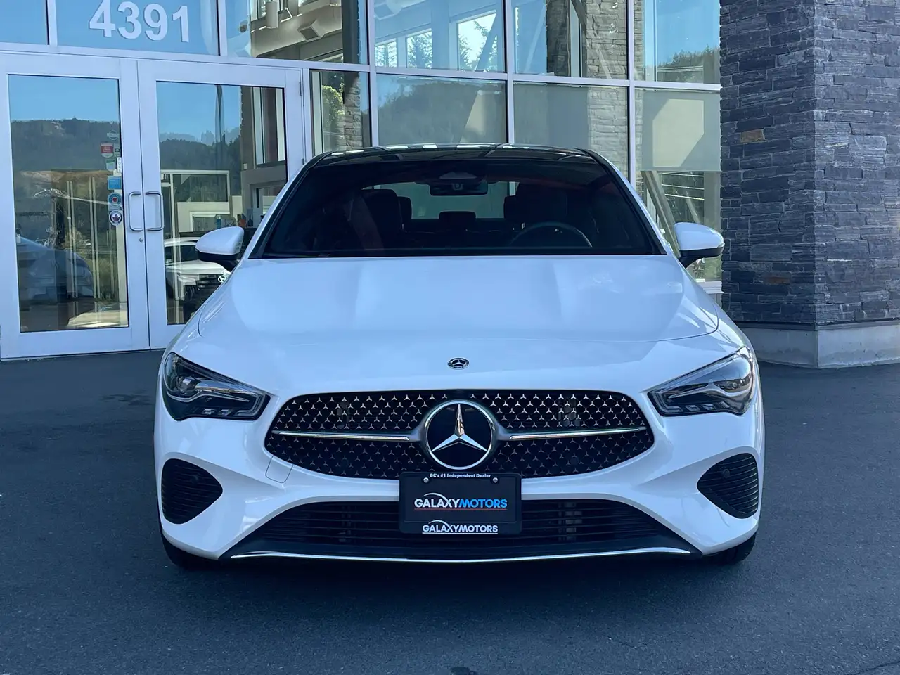 Mercedes-Benz CLA снимка Mercedes-Benz CLA