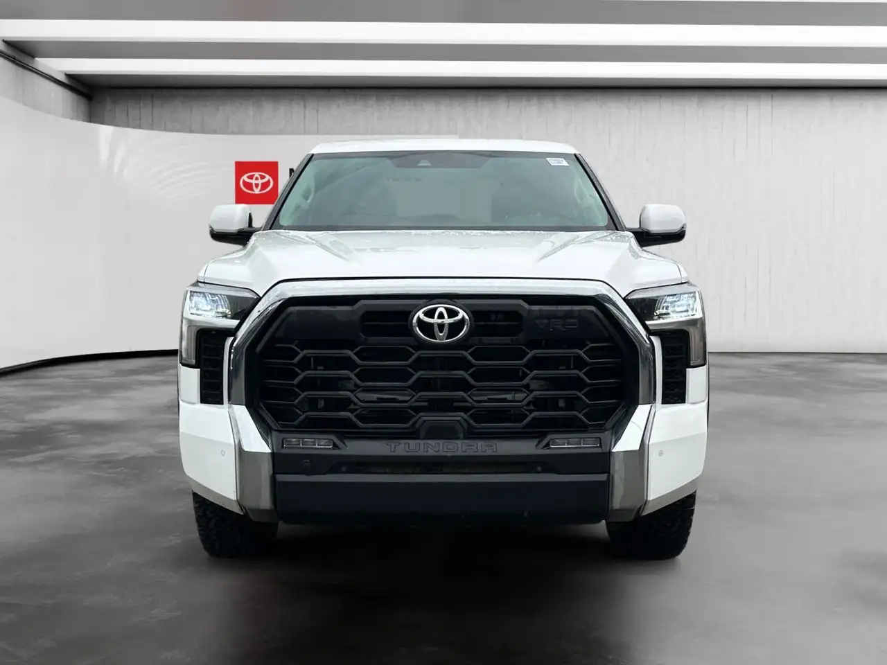 Toyota Tundra снимка Toyota Tundra