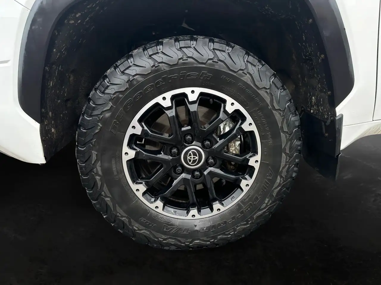 Toyota Tundra снимка Toyota Tundra