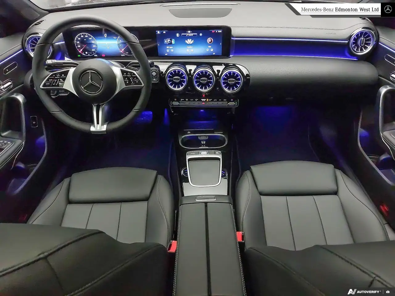 Mercedes-Benz CLA снимка Mercedes-Benz CLA