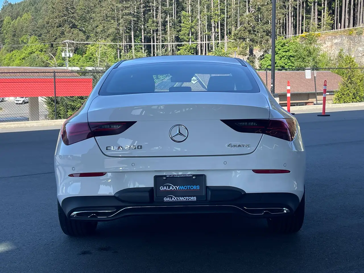 Mercedes-Benz CLA снимка Mercedes-Benz CLA