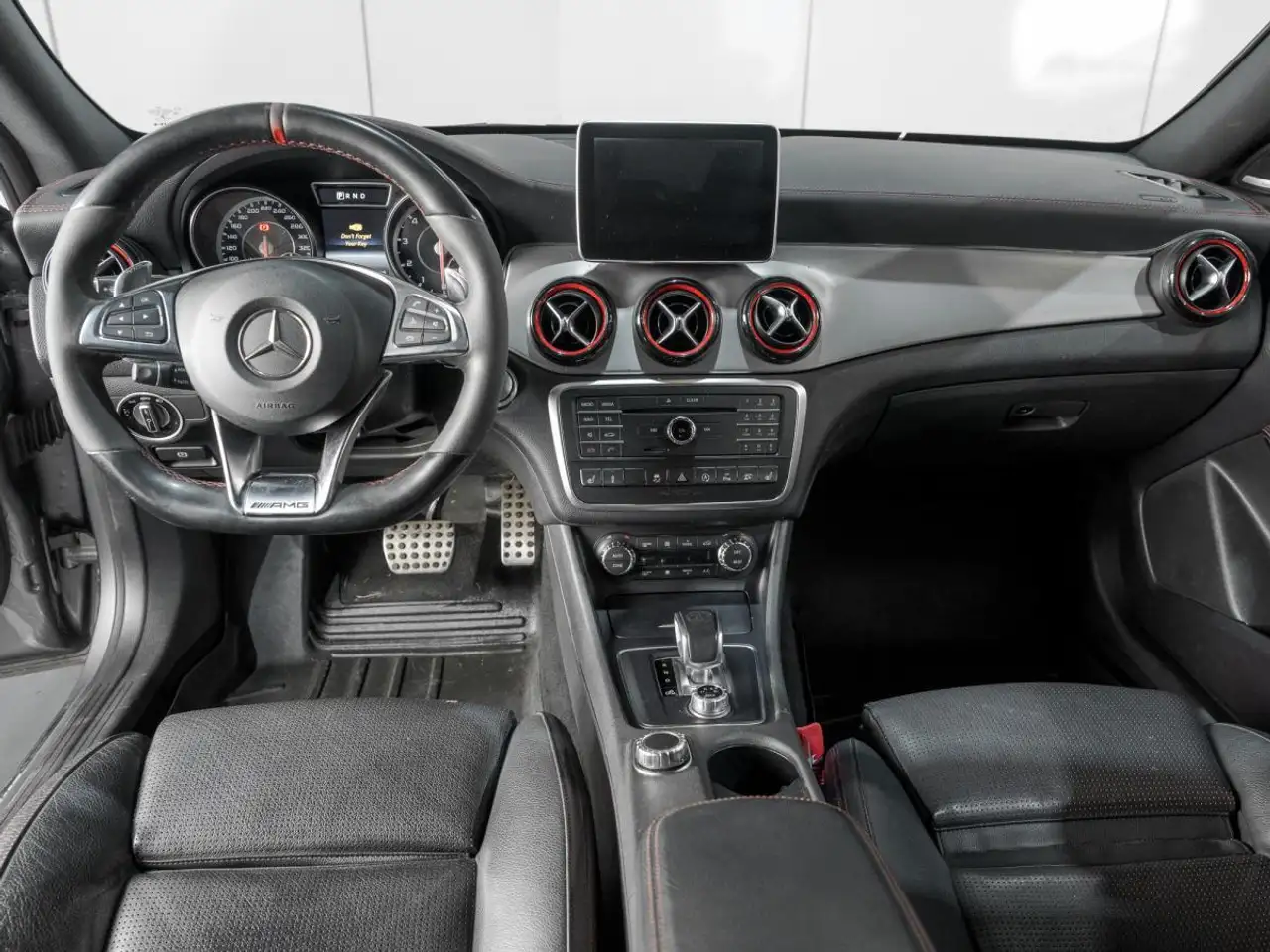 Mercedes-Benz CLA photo Mercedes-Benz CLA