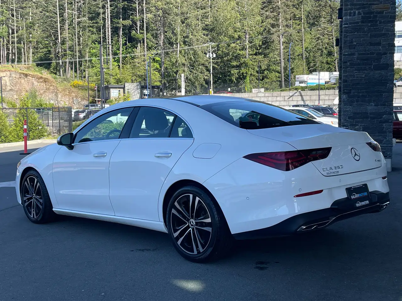 Mercedes-Benz CLA снимка Mercedes-Benz CLA