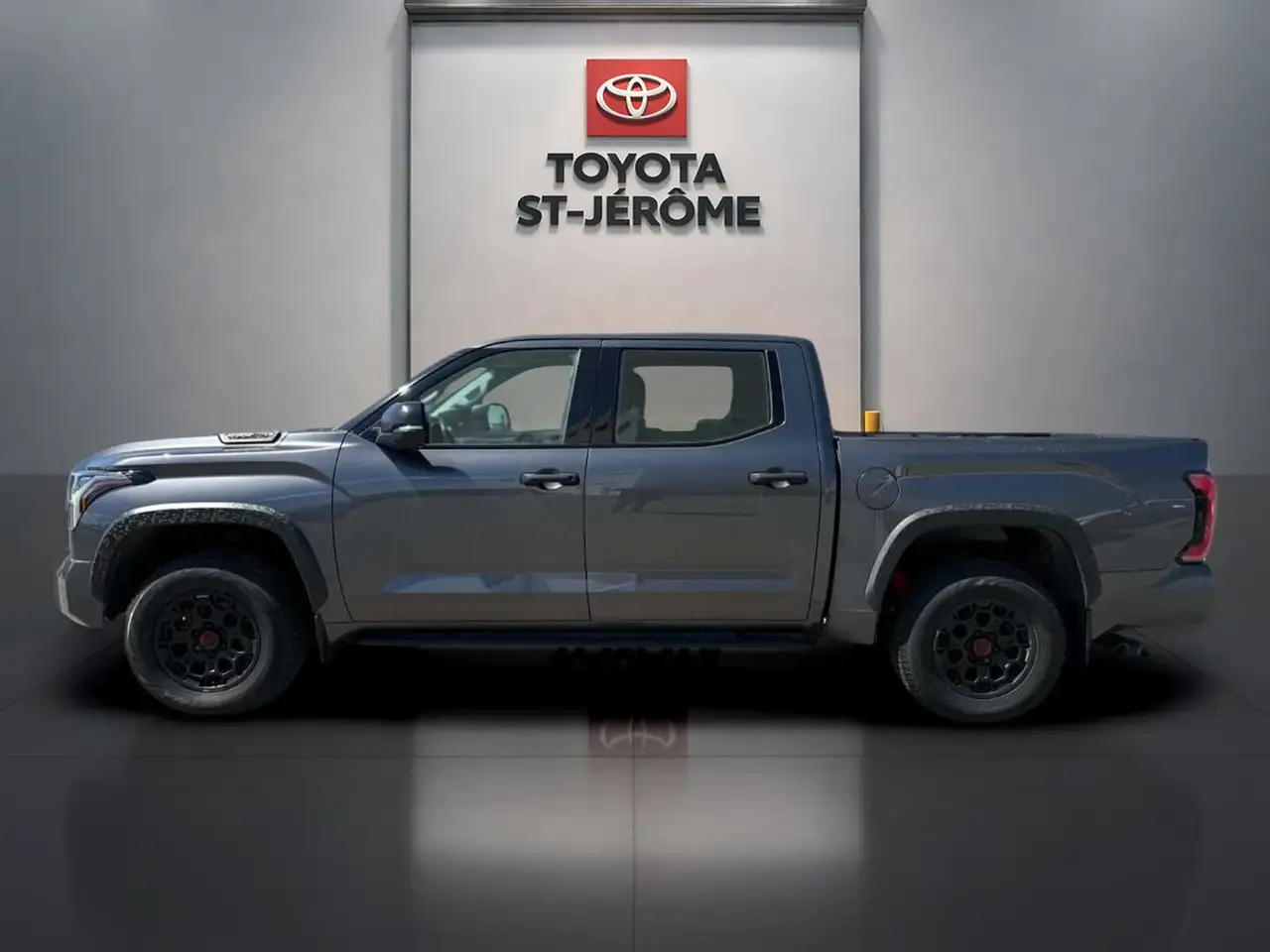 Toyota Tundra снимка Toyota Tundra