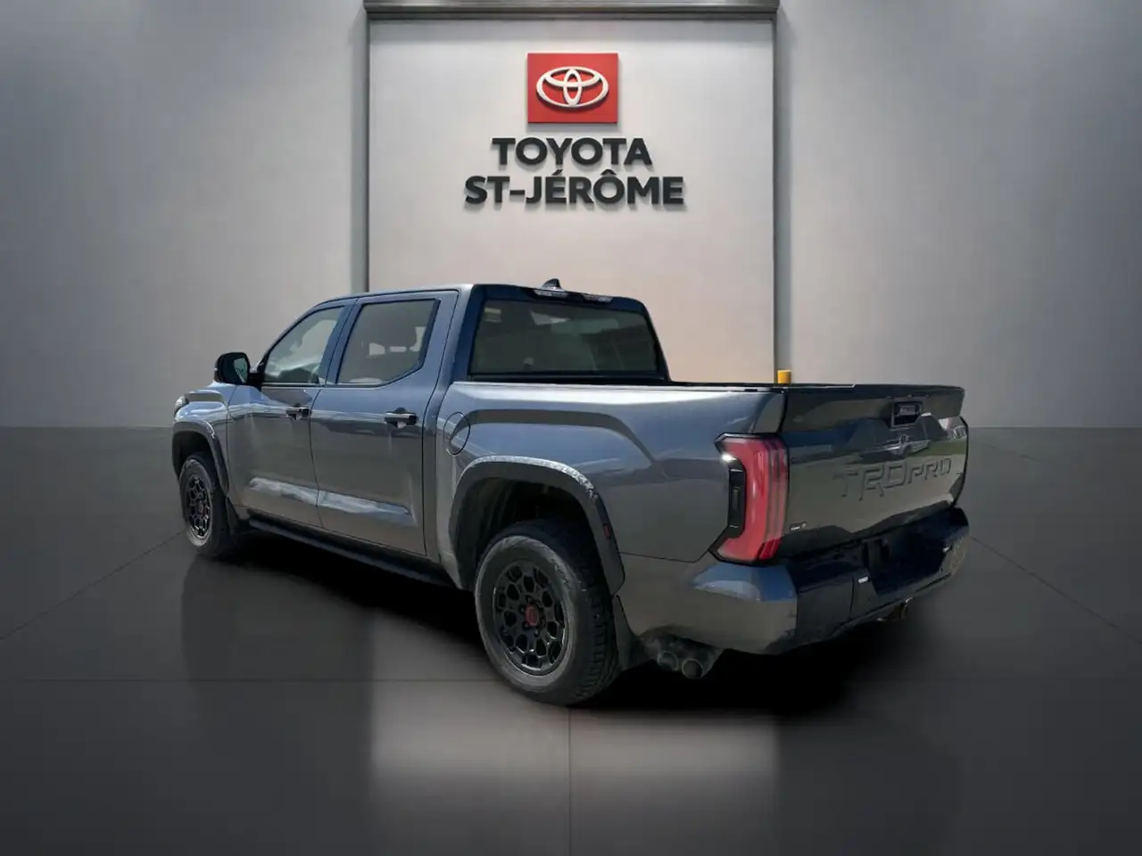 Toyota Tundra снимка Toyota Tundra