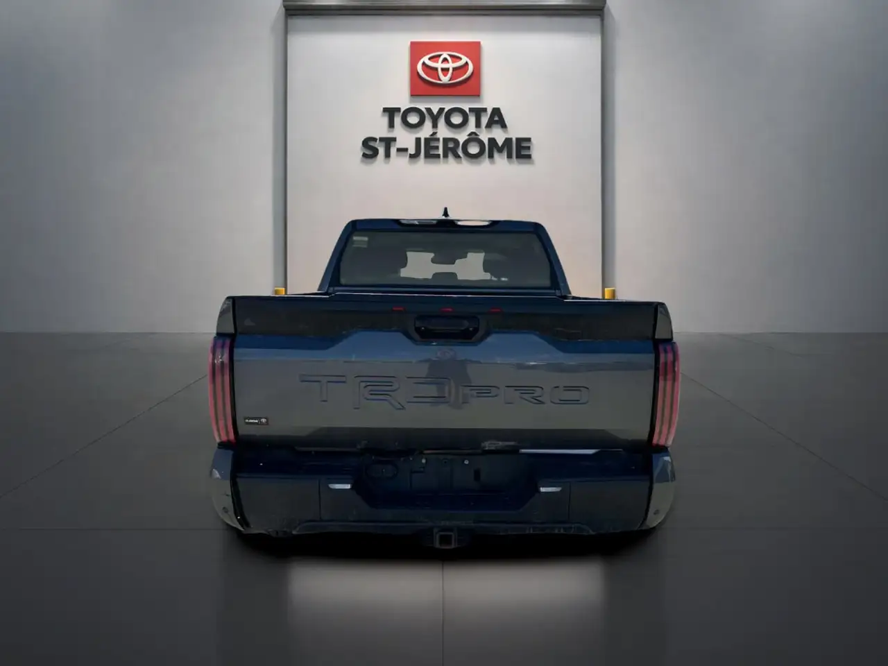 Toyota Tundra снимка Toyota Tundra