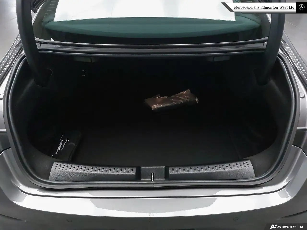 Mercedes-Benz CLA снимка Mercedes-Benz CLA