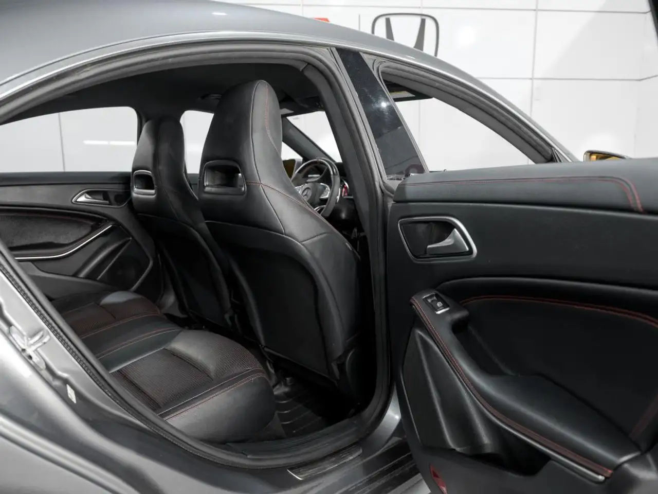 Mercedes-Benz CLA photo Mercedes-Benz CLA