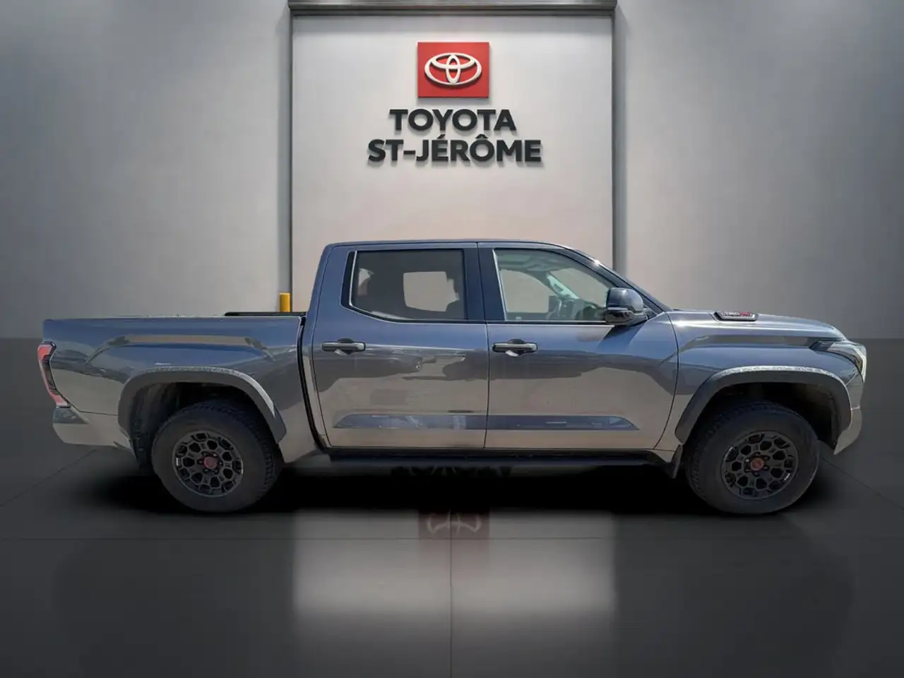 Toyota Tundra снимка Toyota Tundra