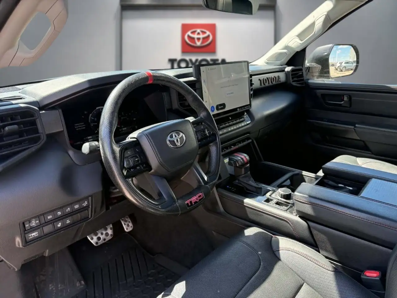 Toyota Tundra снимка Toyota Tundra