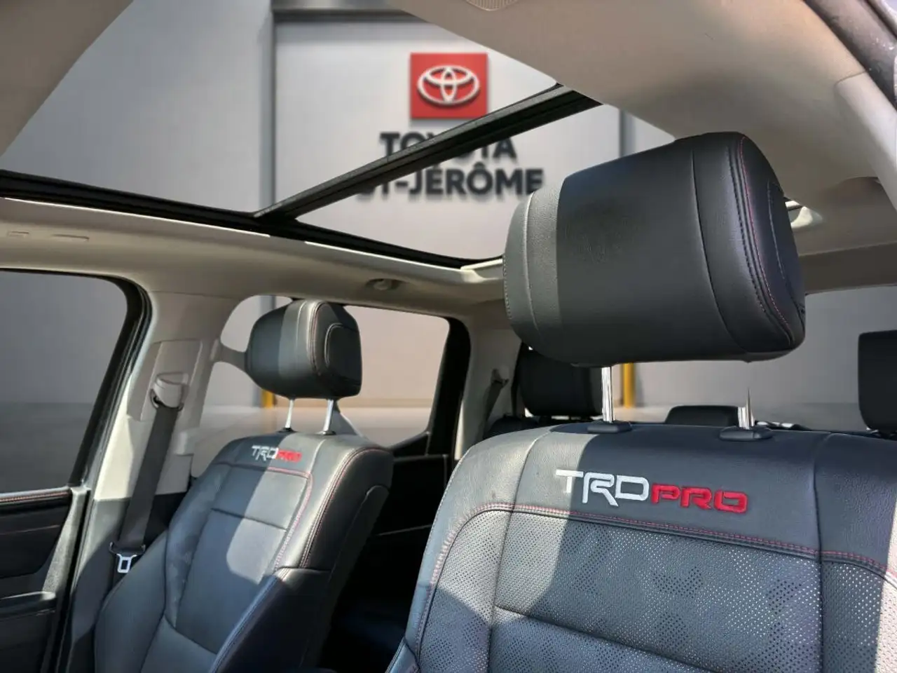 Toyota Tundra снимка Toyota Tundra