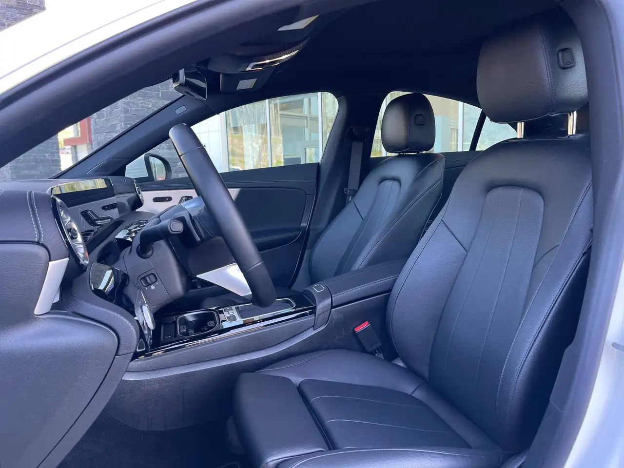 Mercedes-Benz CLA снимка Mercedes-Benz CLA
