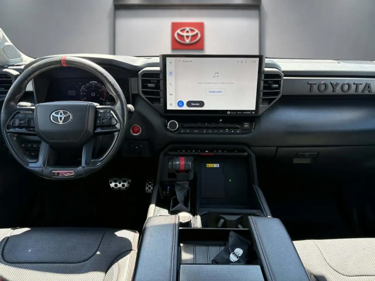 Toyota Tundra снимка Toyota Tundra
