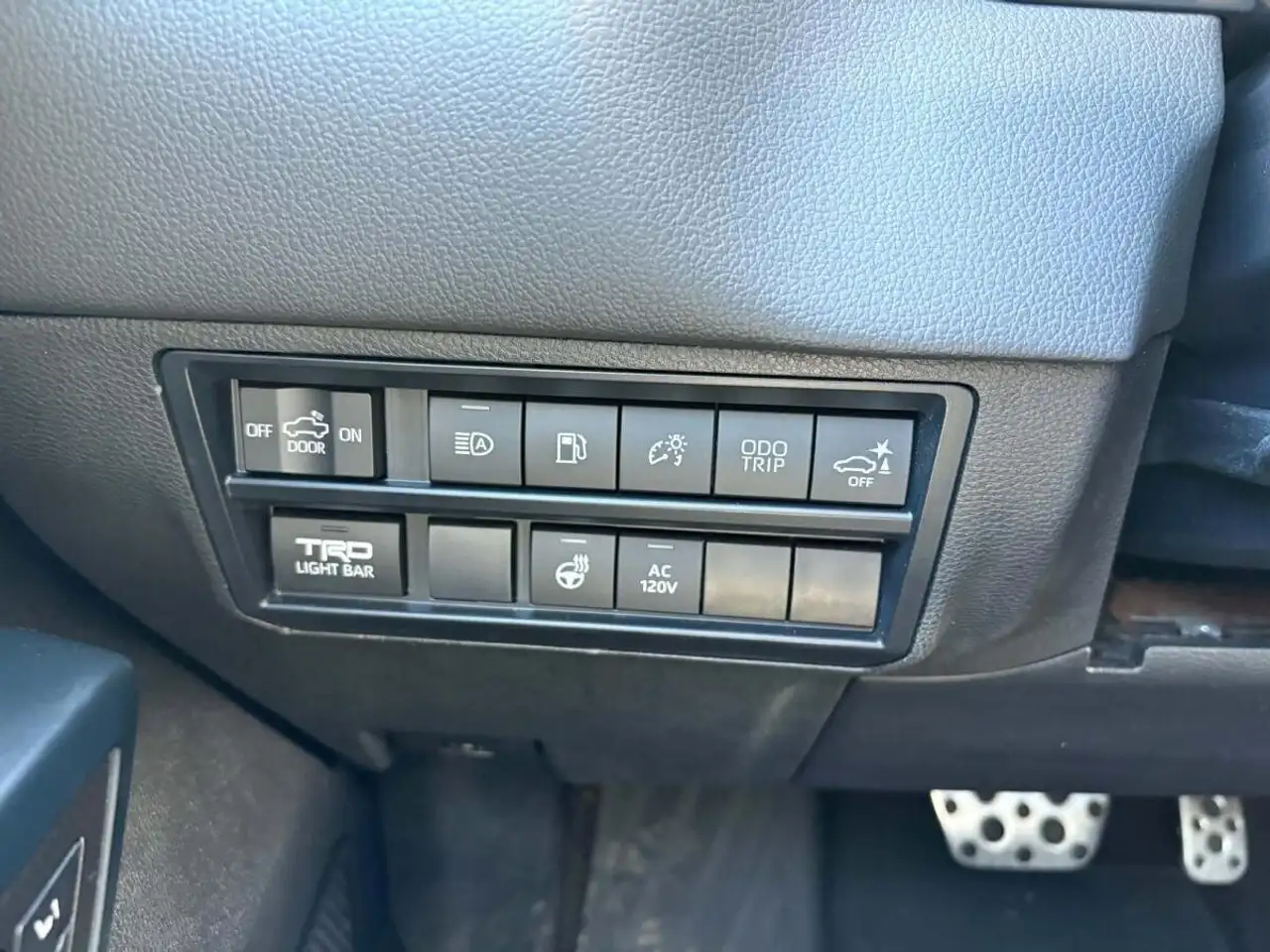 Toyota Tundra снимка Toyota Tundra