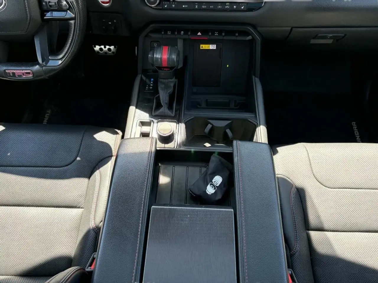 Toyota Tundra снимка Toyota Tundra