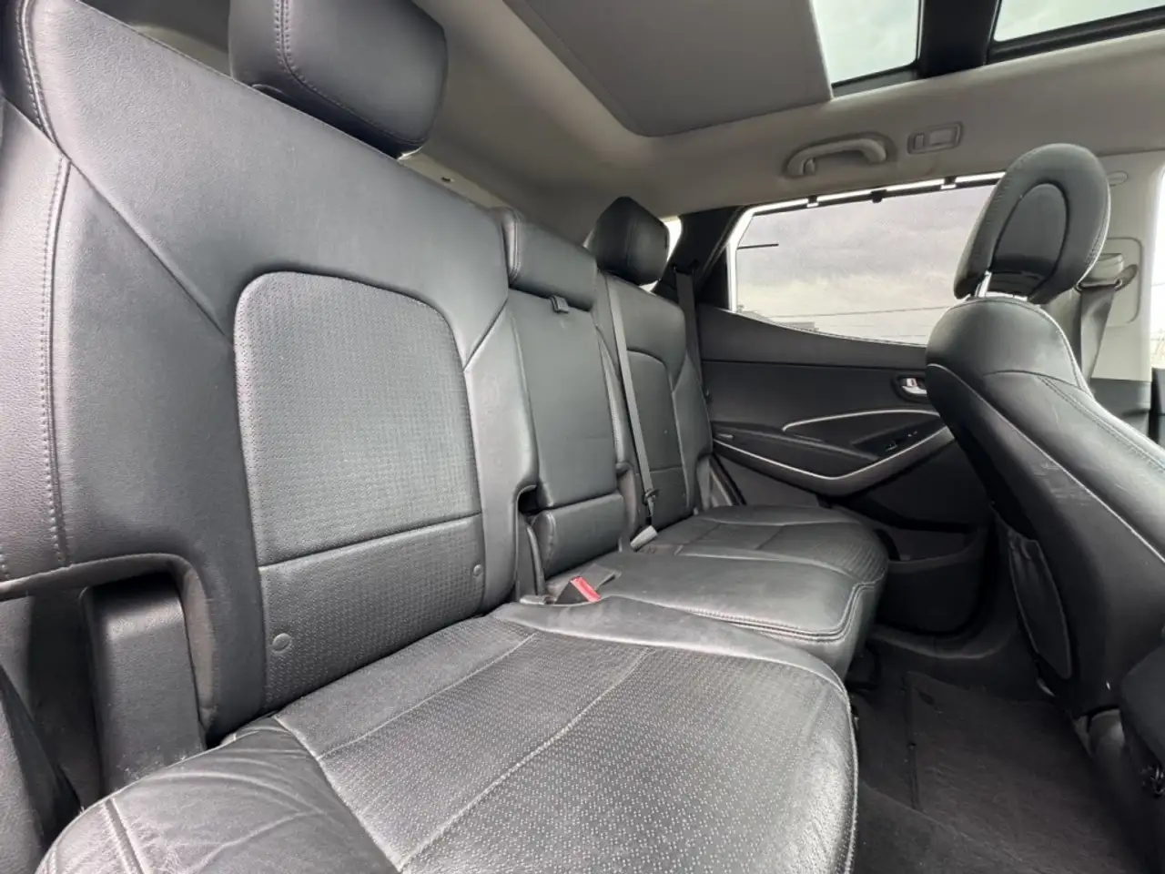 Hyundai SANTA FE photo Hyundai SANTA FE