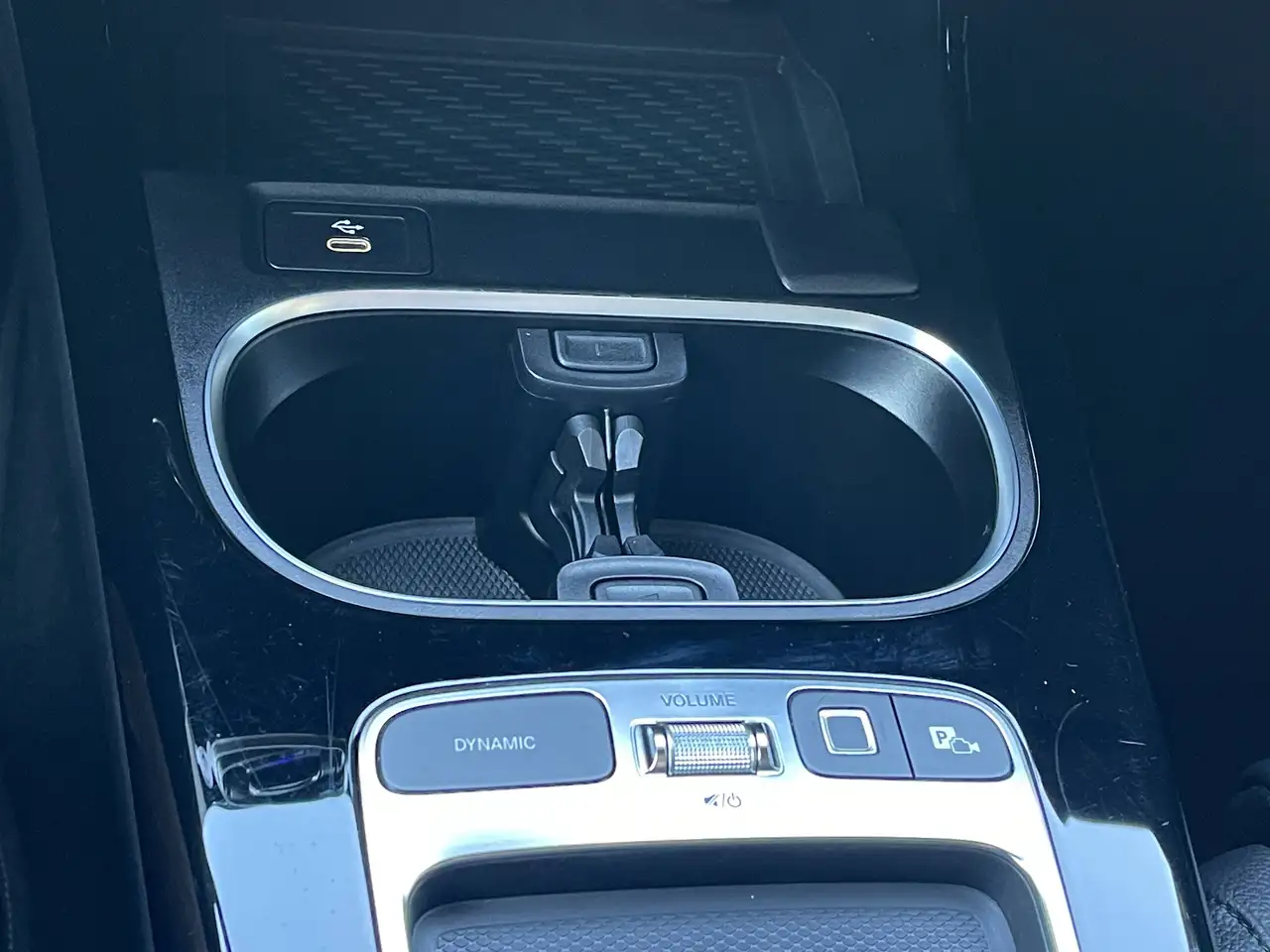 Mercedes-Benz CLA снимка Mercedes-Benz CLA