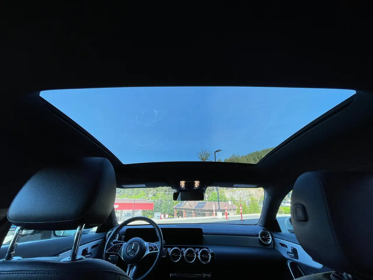 Mercedes-Benz CLA снимка Mercedes-Benz CLA