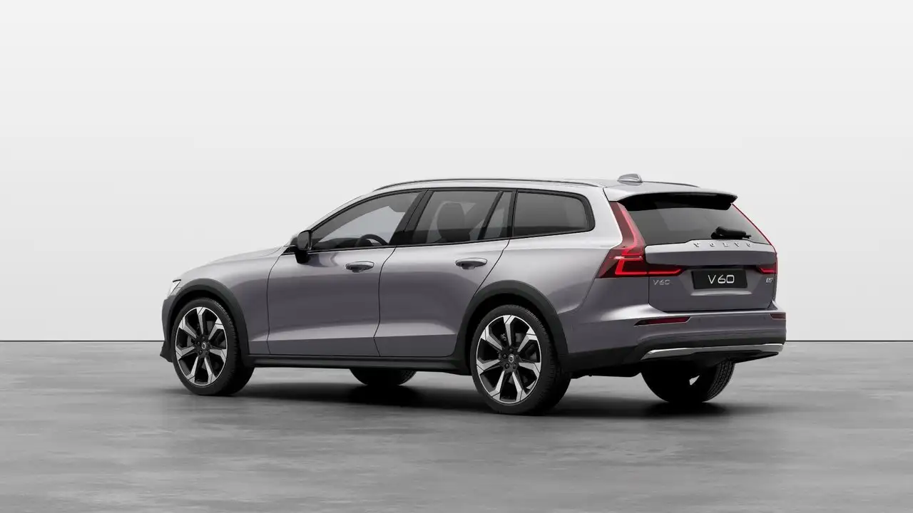 Volvo V60 Cross Country снимка Volvo V60 Cross Country