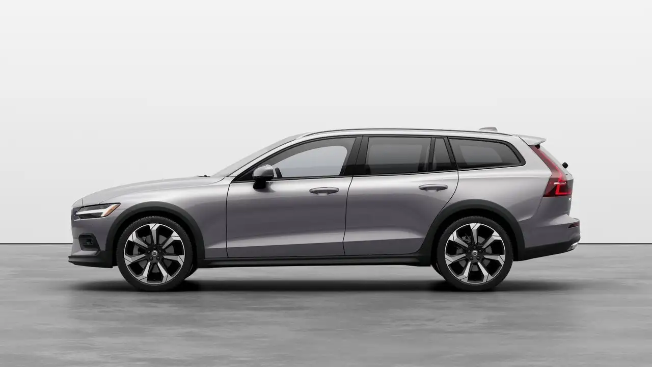 Volvo V60 Cross Country снимка Volvo V60 Cross Country