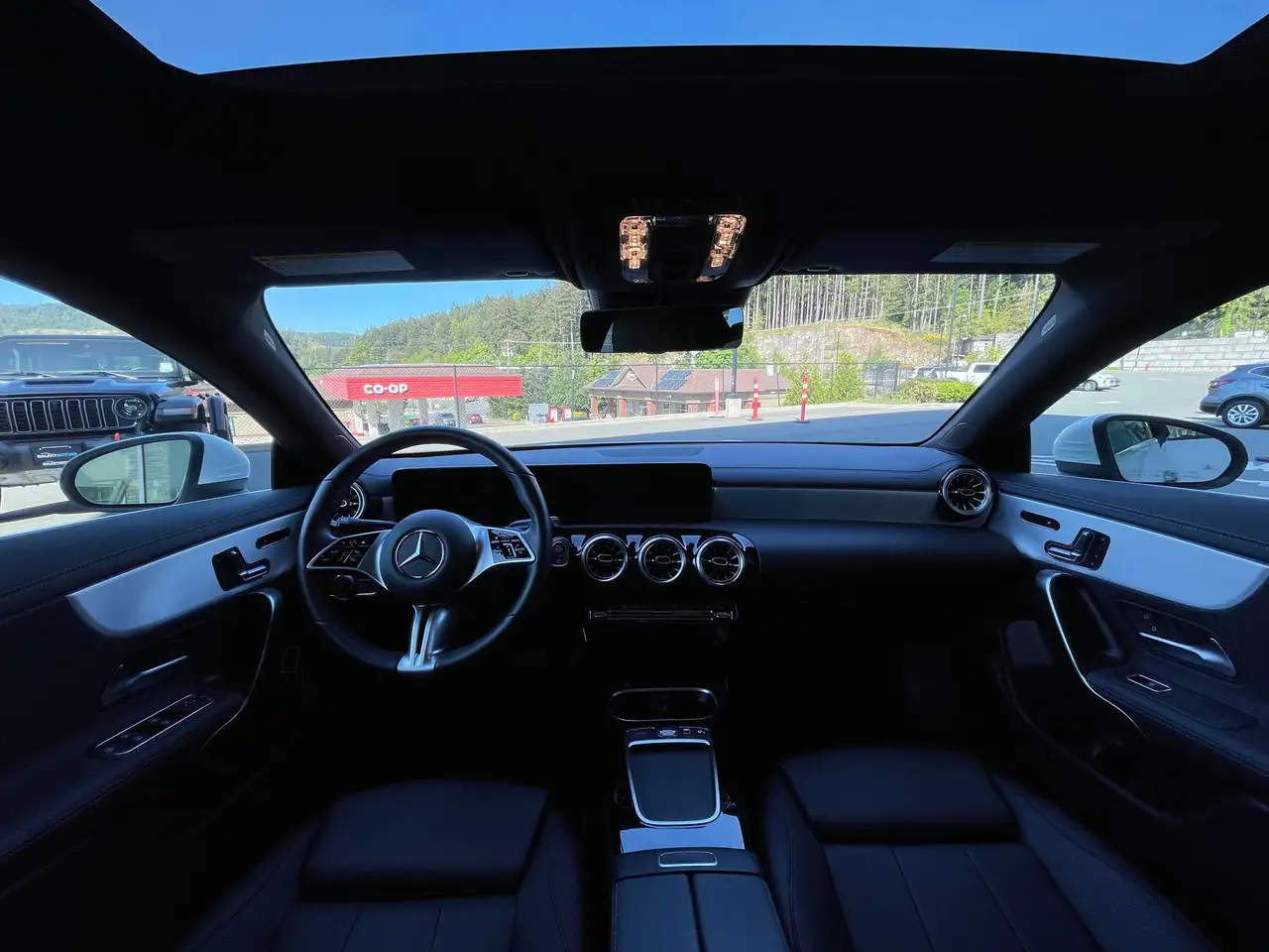 Mercedes-Benz CLA снимка Mercedes-Benz CLA