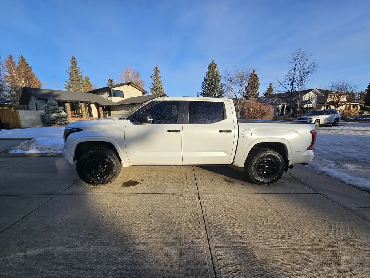 Toyota Tundra снимка Toyota Tundra