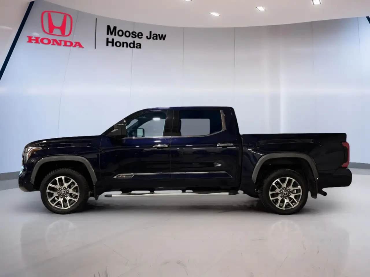 Toyota Tundra снимка Toyota Tundra