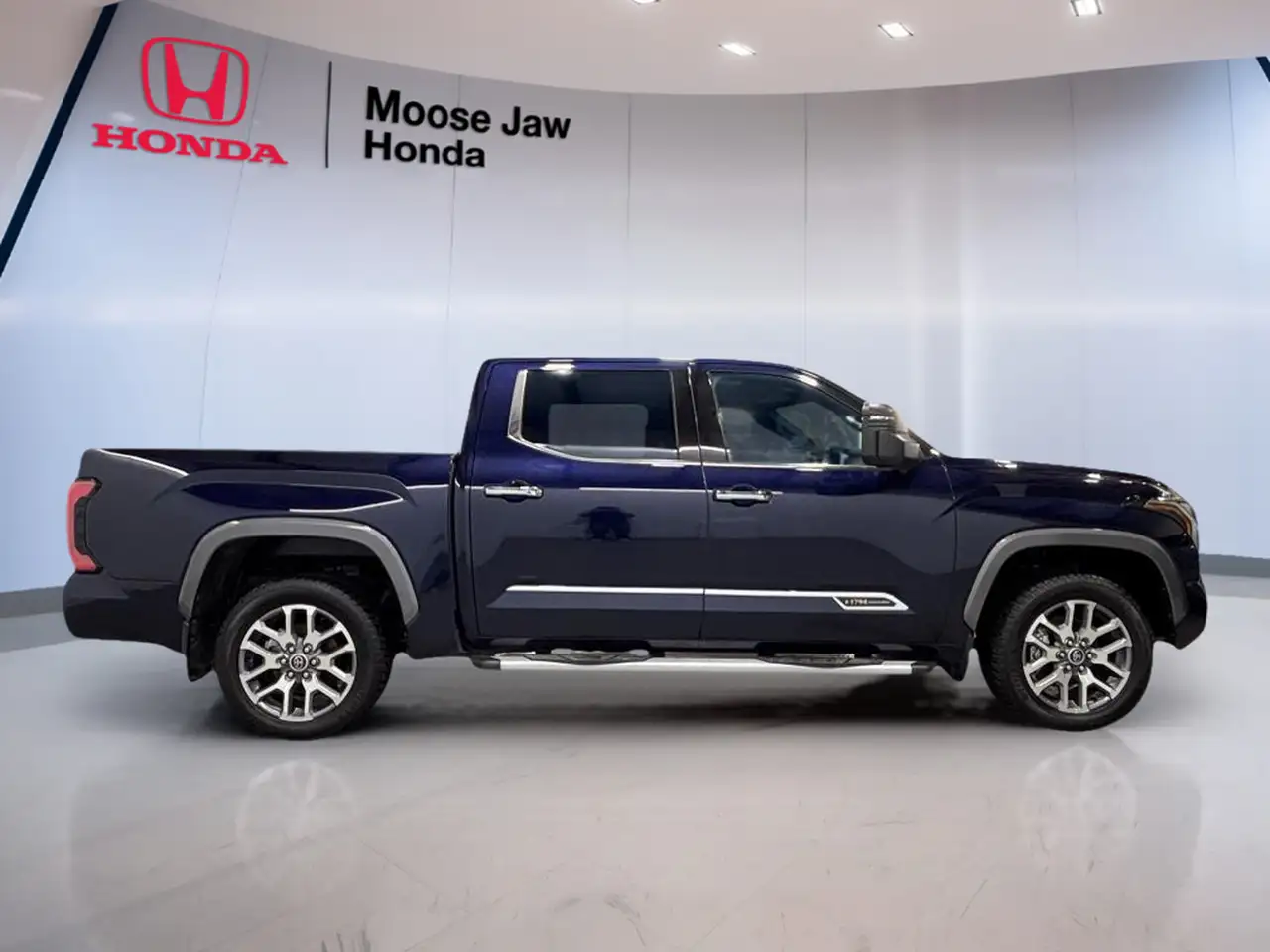 Toyota Tundra снимка Toyota Tundra