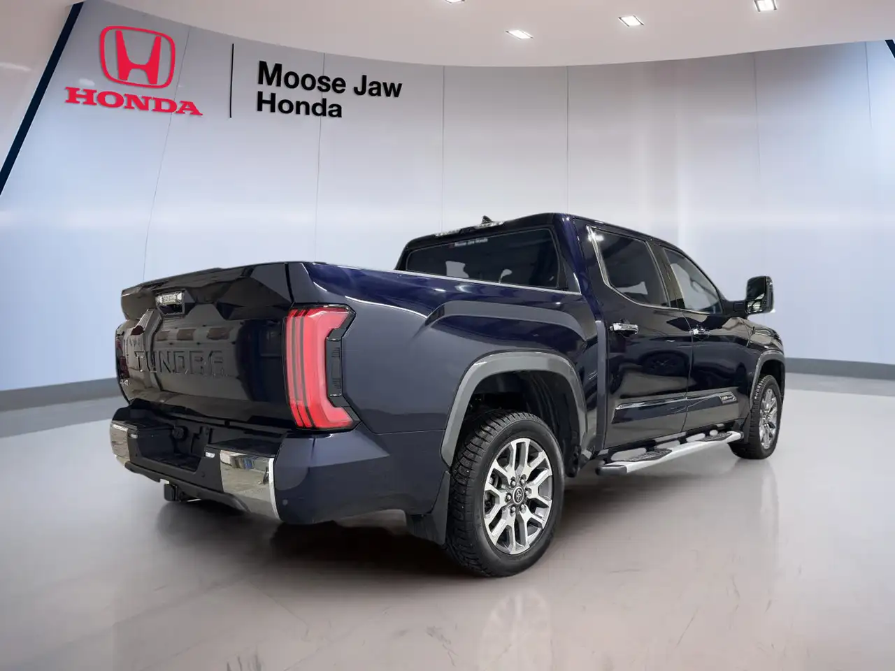 Toyota Tundra снимка Toyota Tundra
