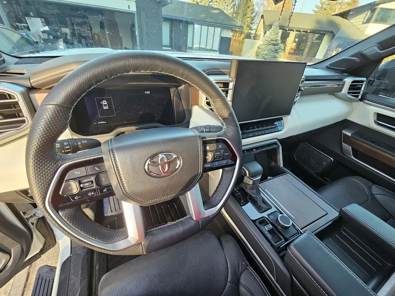 Toyota Tundra снимка Toyota Tundra