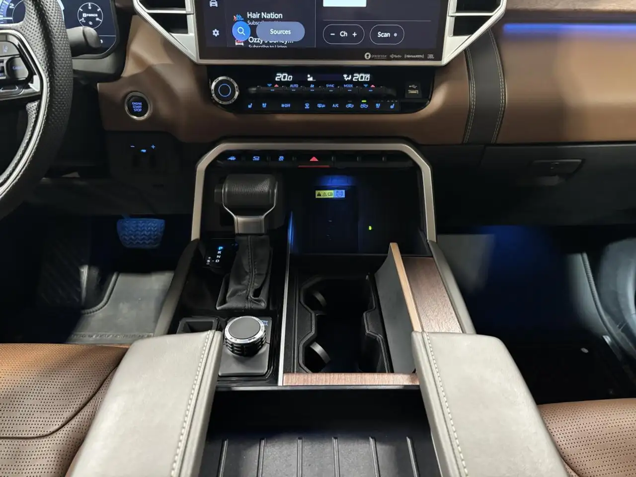 Toyota Tundra снимка Toyota Tundra