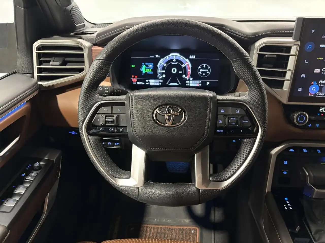 Toyota Tundra снимка Toyota Tundra