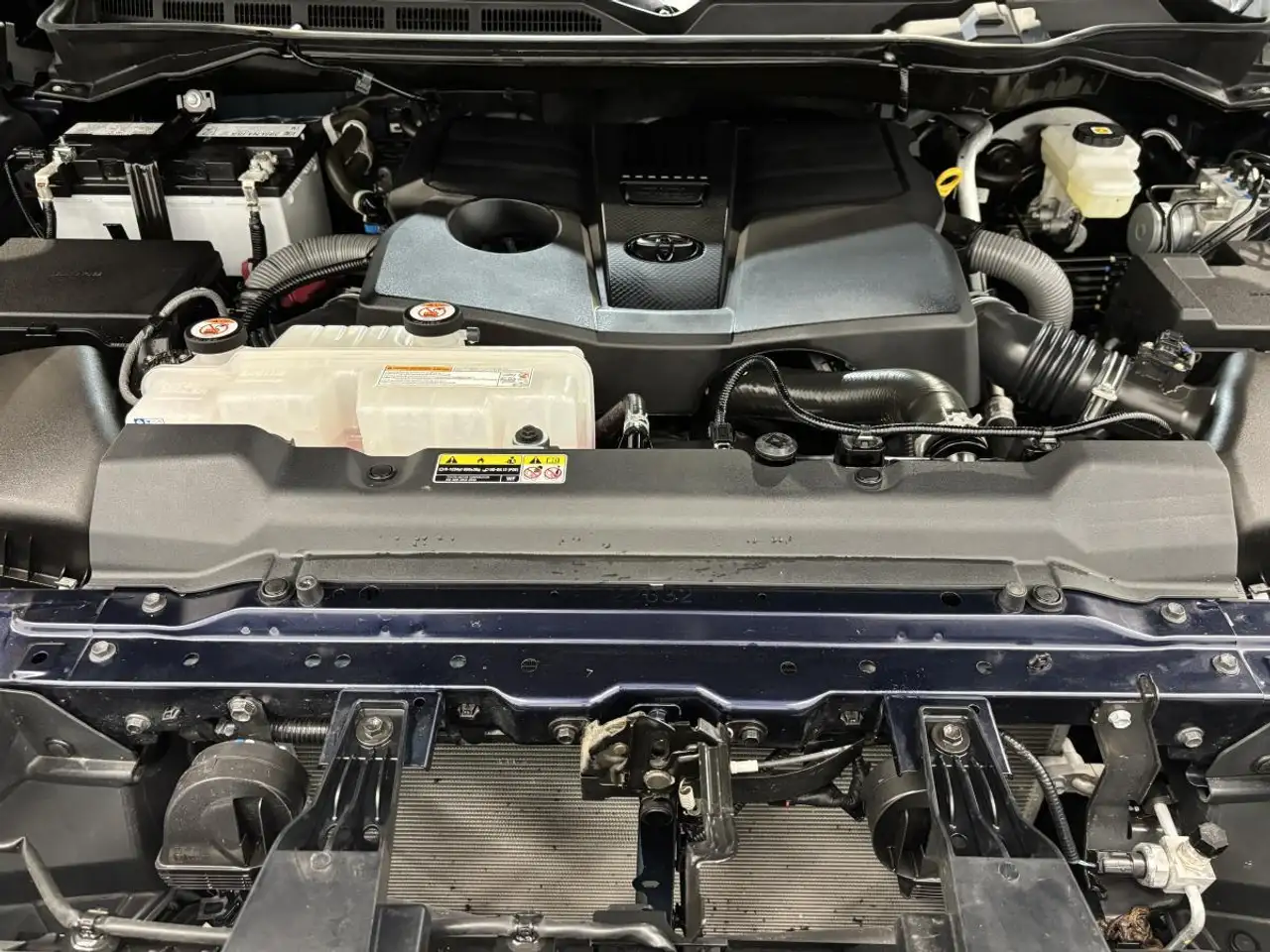 Toyota Tundra снимка Toyota Tundra