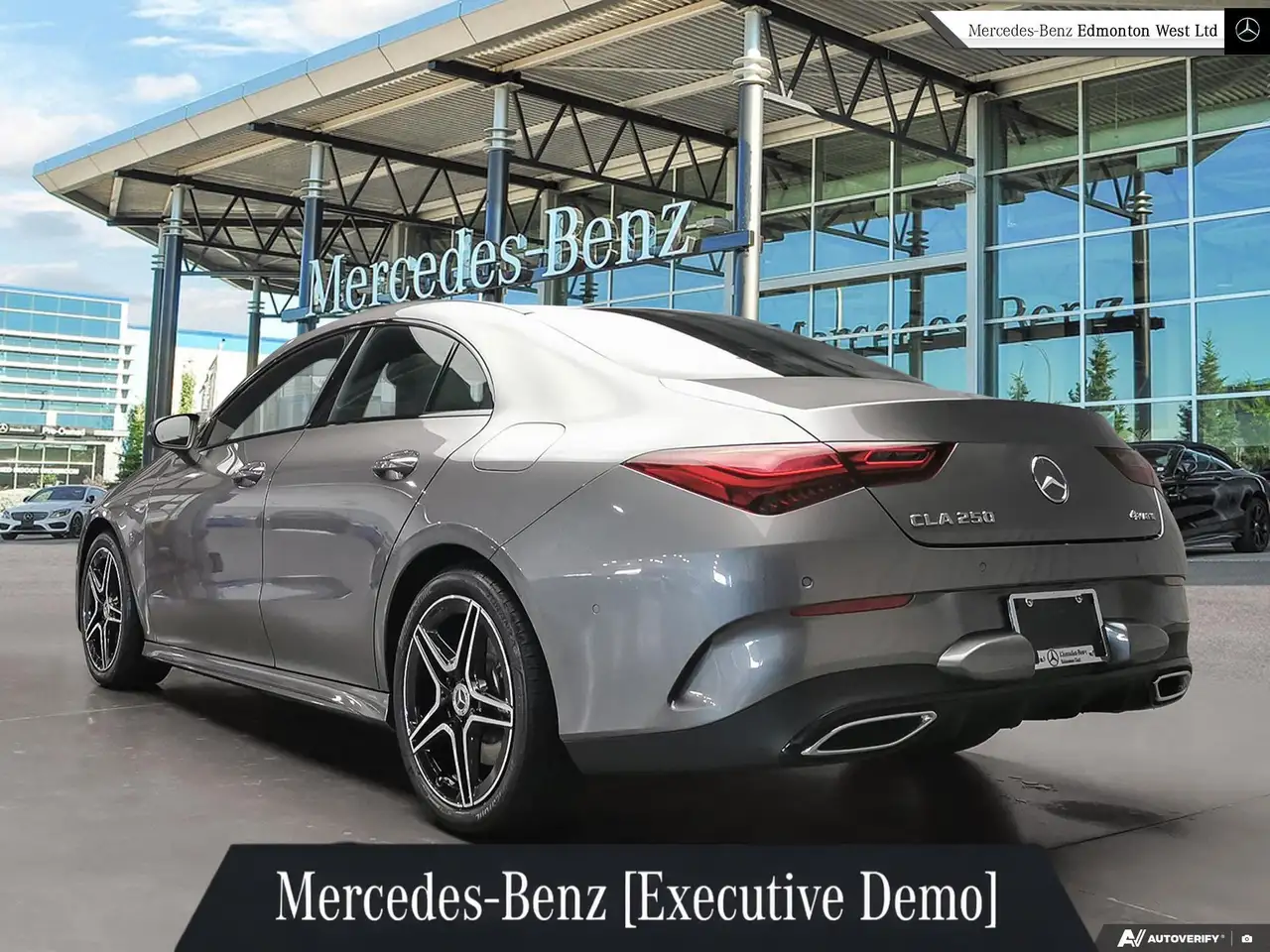 Mercedes-Benz CLA снимка Mercedes-Benz CLA