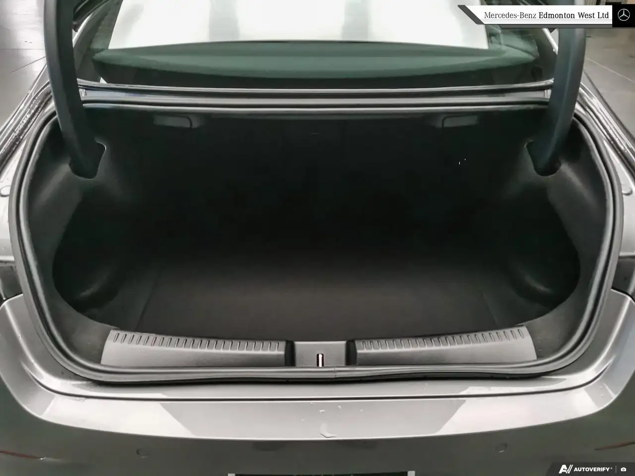 Mercedes-Benz CLA снимка Mercedes-Benz CLA
