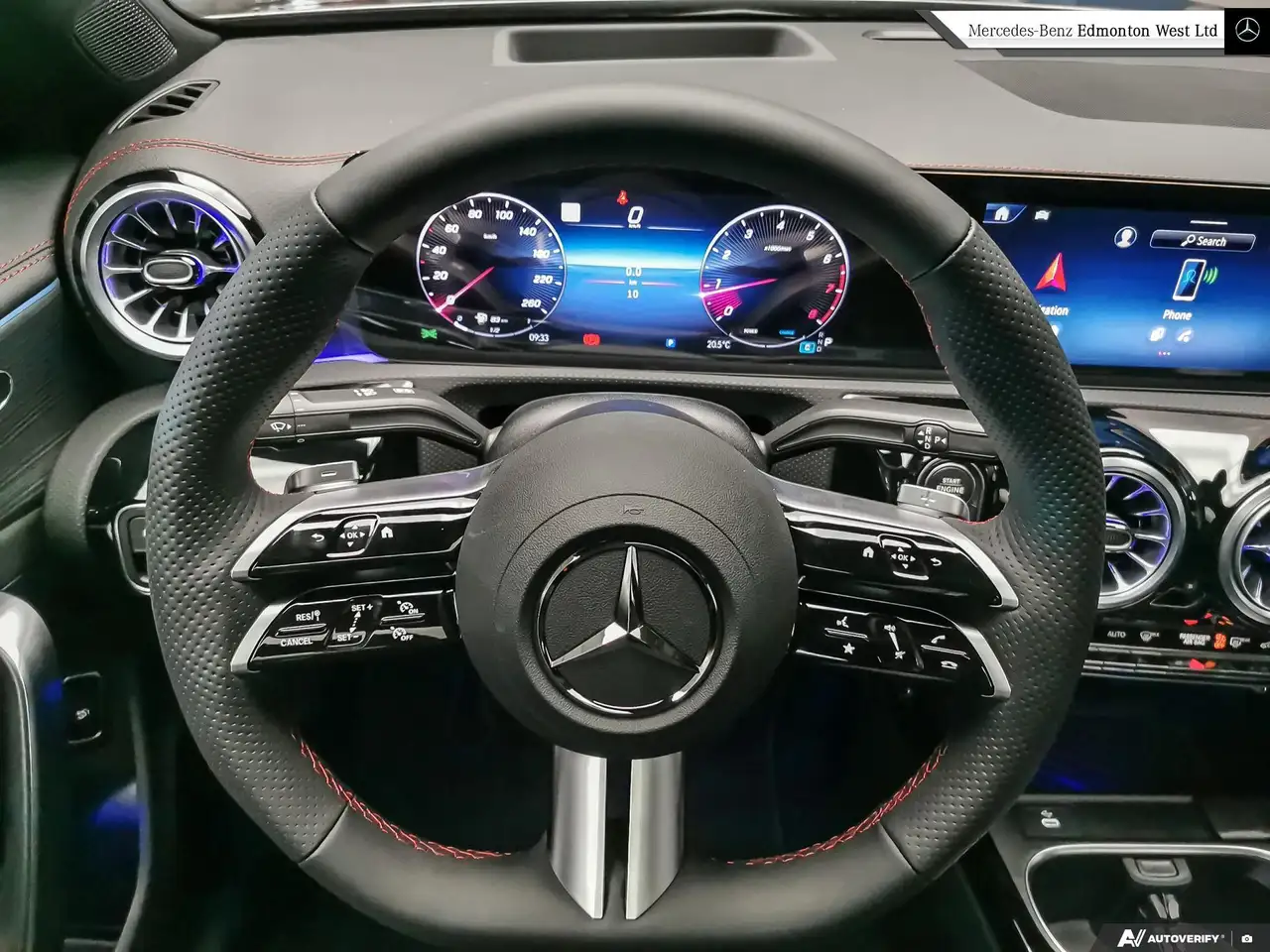 Mercedes-Benz CLA снимка Mercedes-Benz CLA
