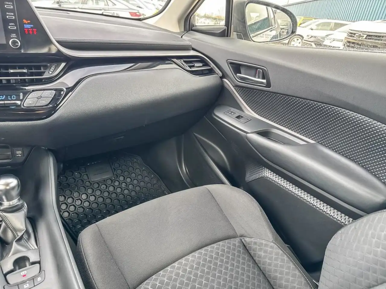 Toyota C-HR fotografie Toyota C-HR
