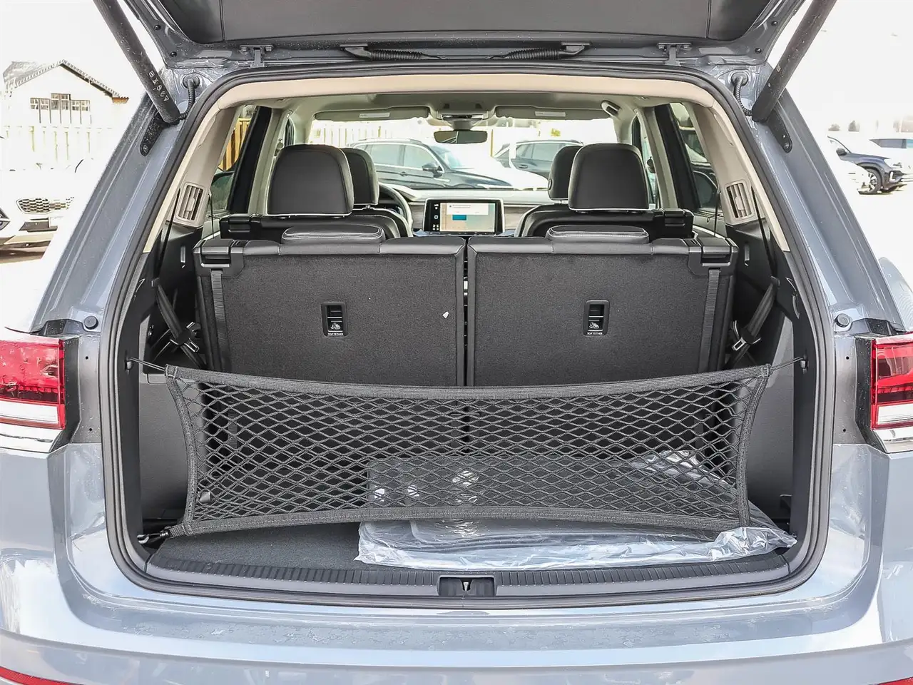 Volkswagen Atlas снимка Volkswagen Atlas