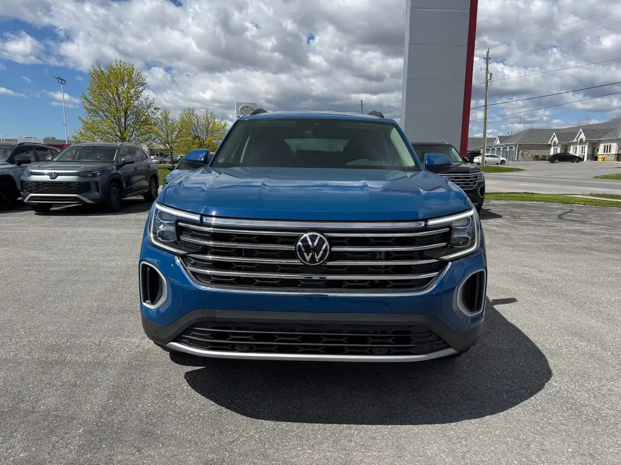 Volkswagen Atlas photo Volkswagen Atlas