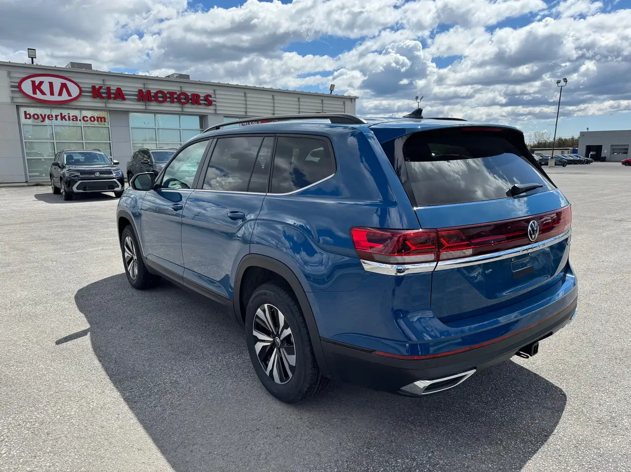 Volkswagen Atlas photo Volkswagen Atlas