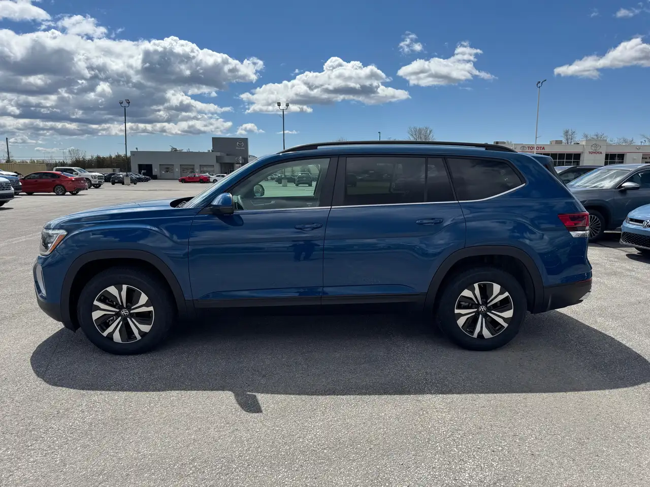 Volkswagen Atlas photo Volkswagen Atlas