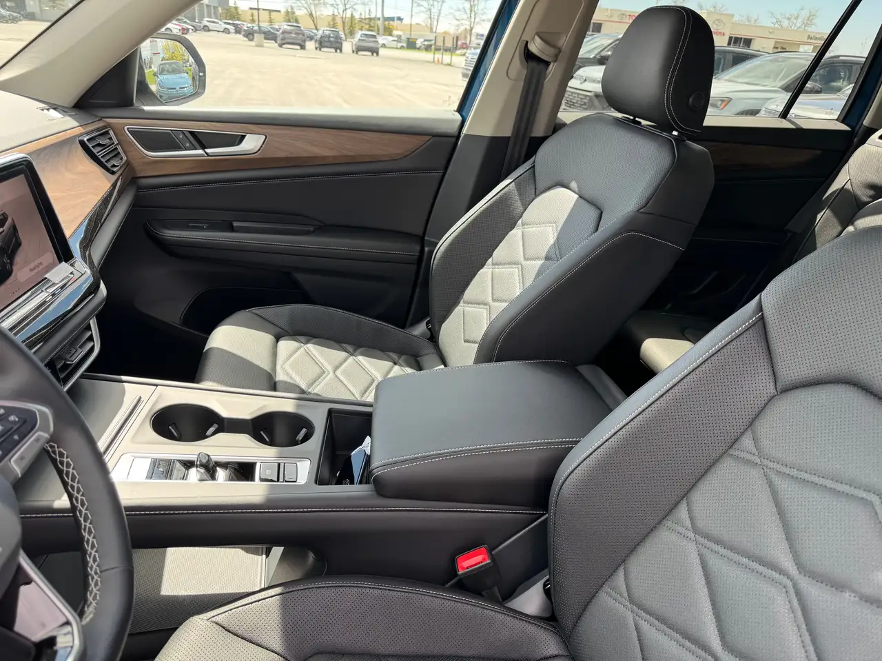 Volkswagen Atlas photo Volkswagen Atlas