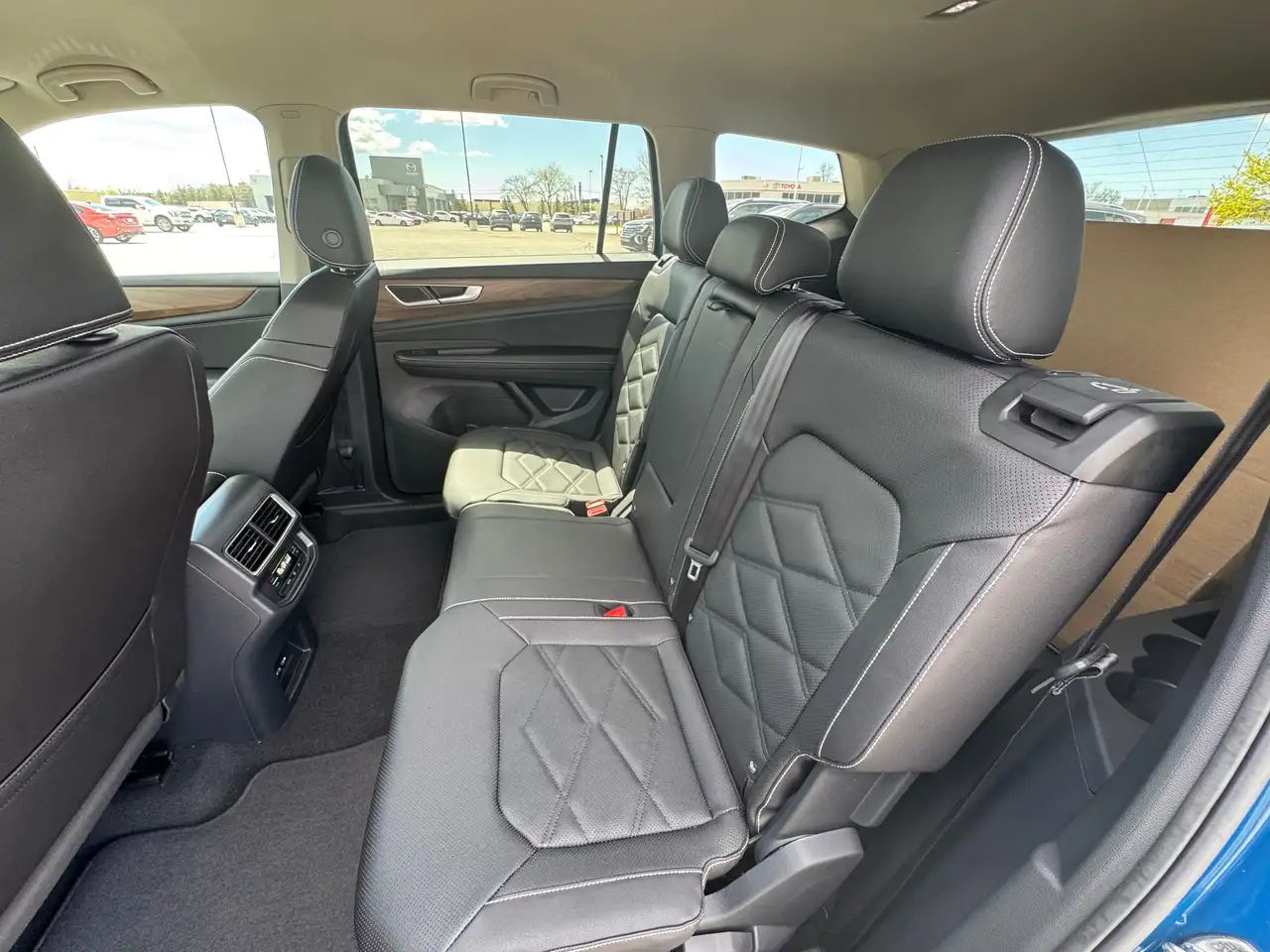 Volkswagen Atlas photo Volkswagen Atlas