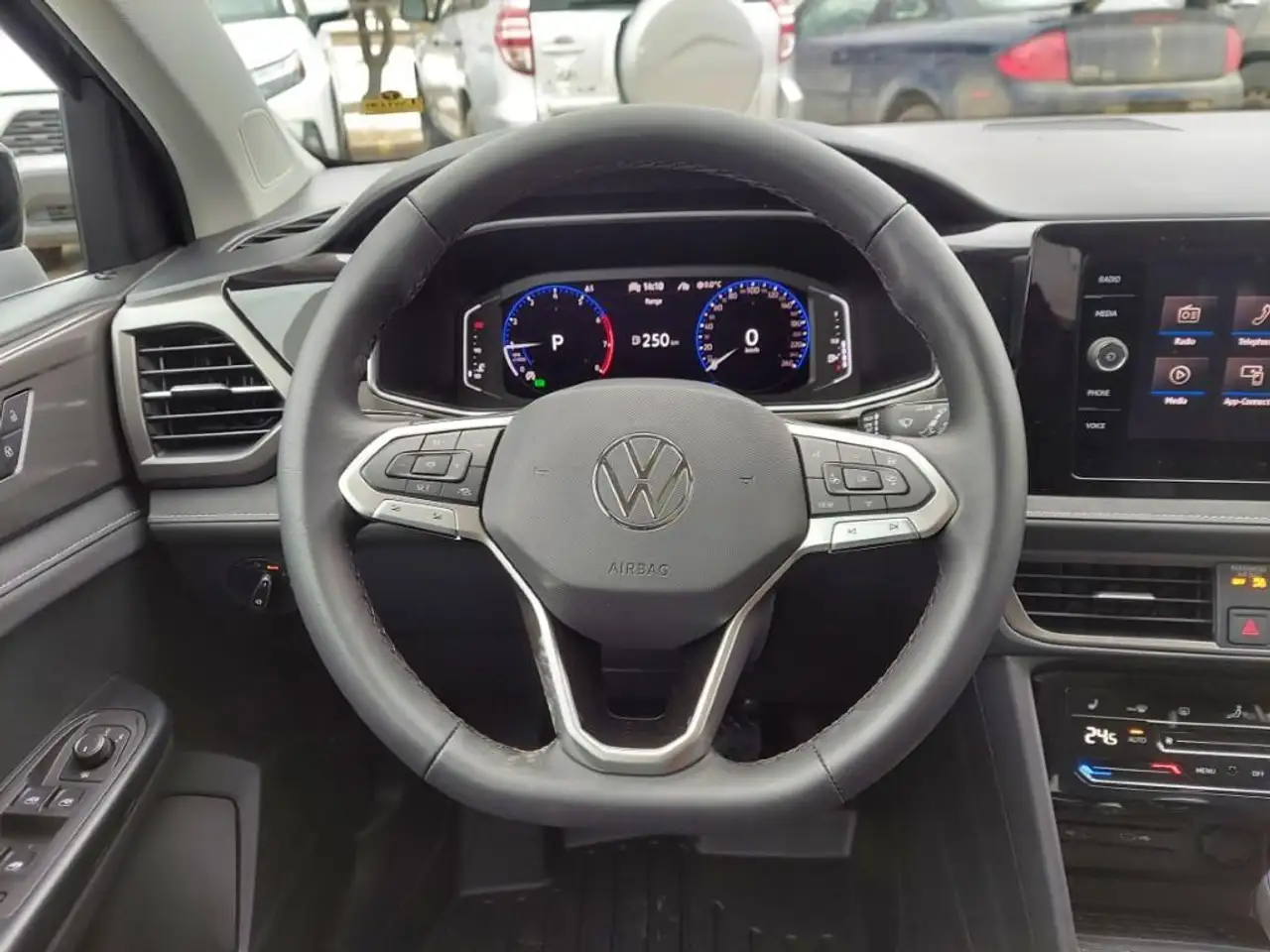 Volkswagen Taos снимка Volkswagen Taos