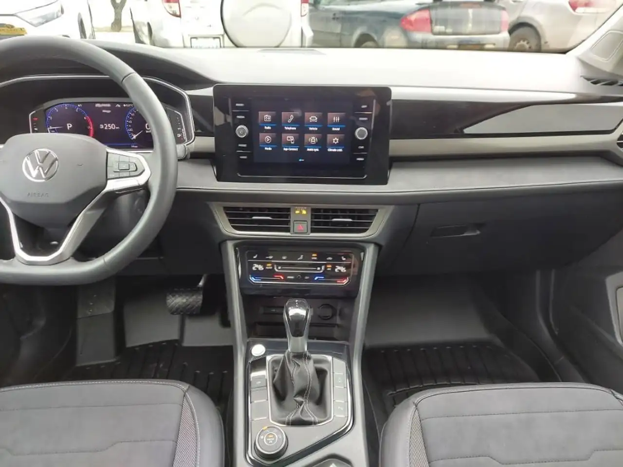 Volkswagen Taos снимка Volkswagen Taos
