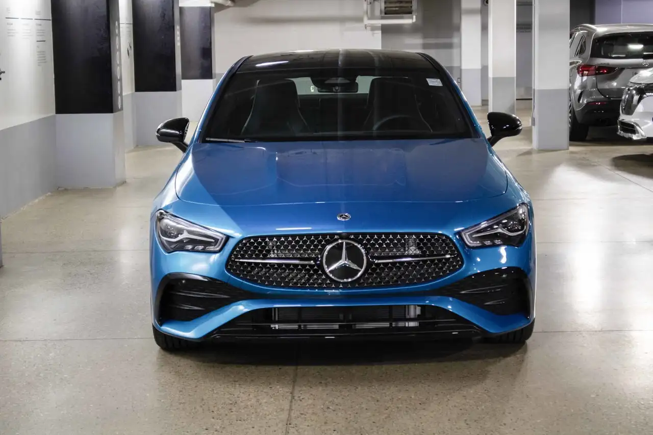 Mercedes-Benz CLA снимка Mercedes-Benz CLA